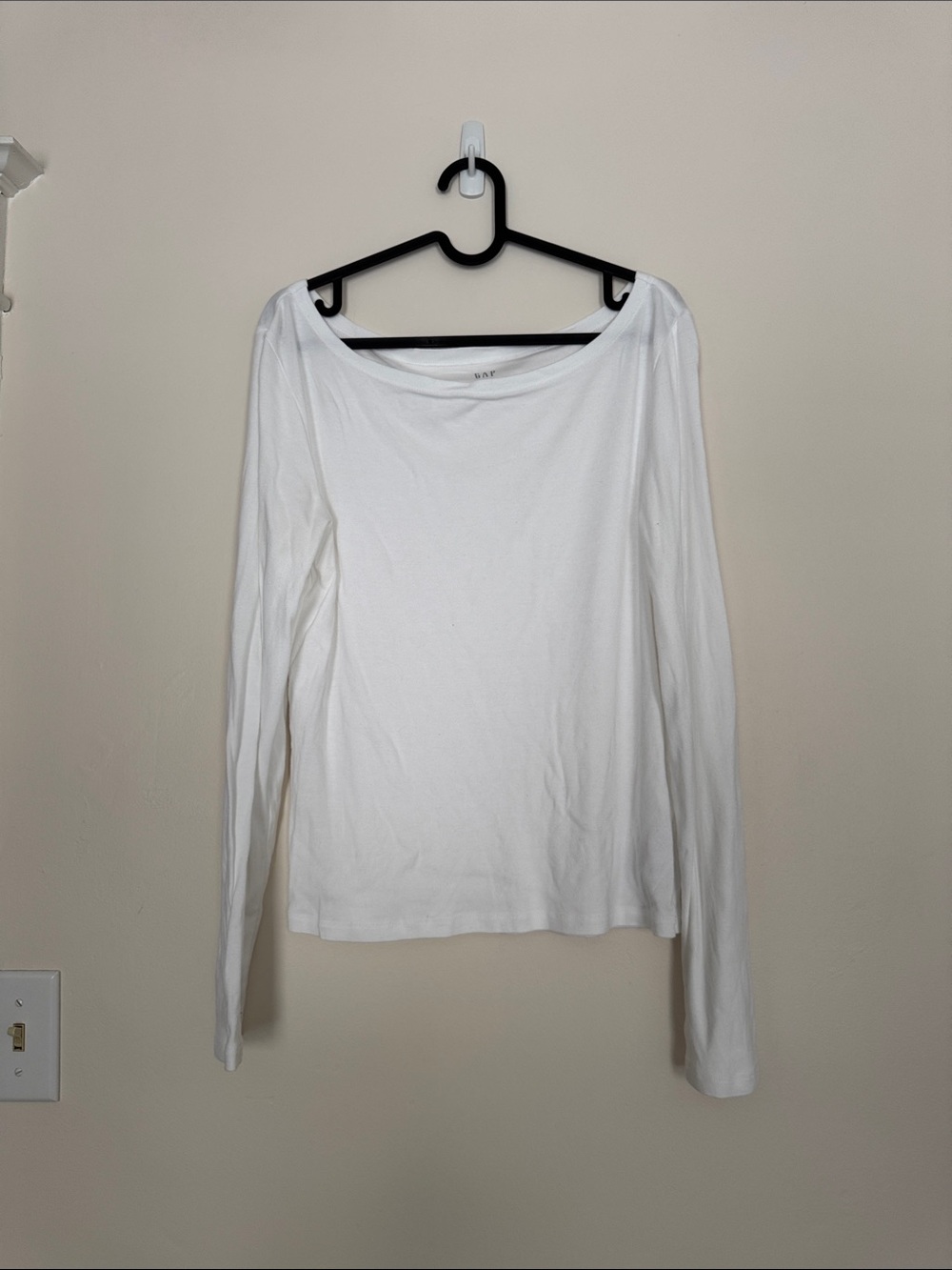 GAP White Long Sleeve Scoop Neck Top